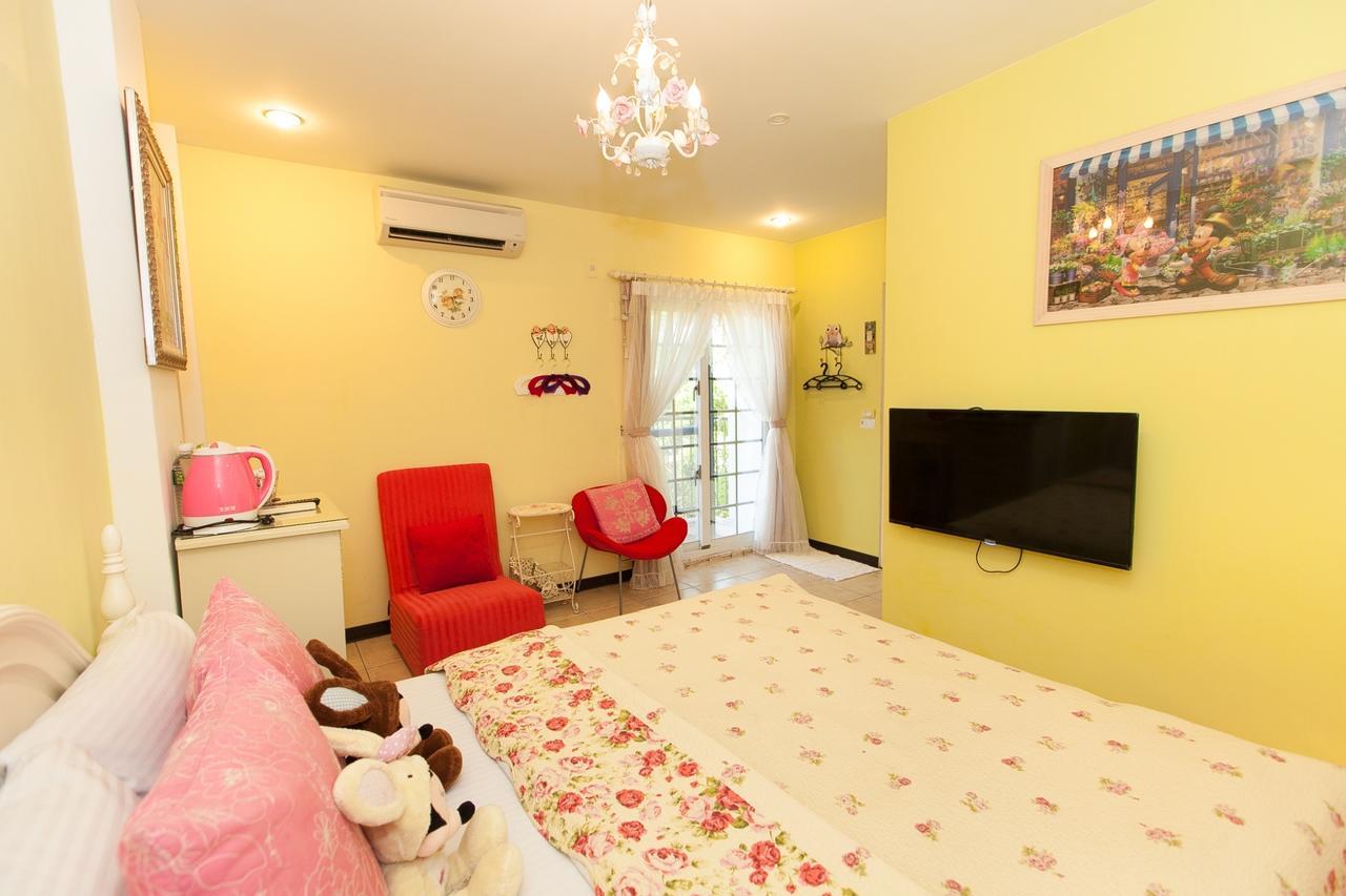 White Cotton Candy Homestay Hualien Exterior foto